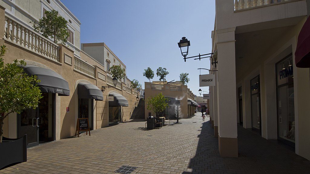 sicilia outlet village