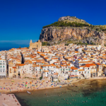 vista di cefalù dal mare